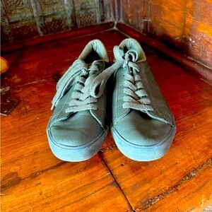 Polo Ralph Lauren Size 6 EU 38 Sneakers Academia Preppy Comfort